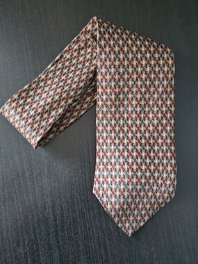 Geoffrey Beene Burgundy and Tan Patterned Silk Tie